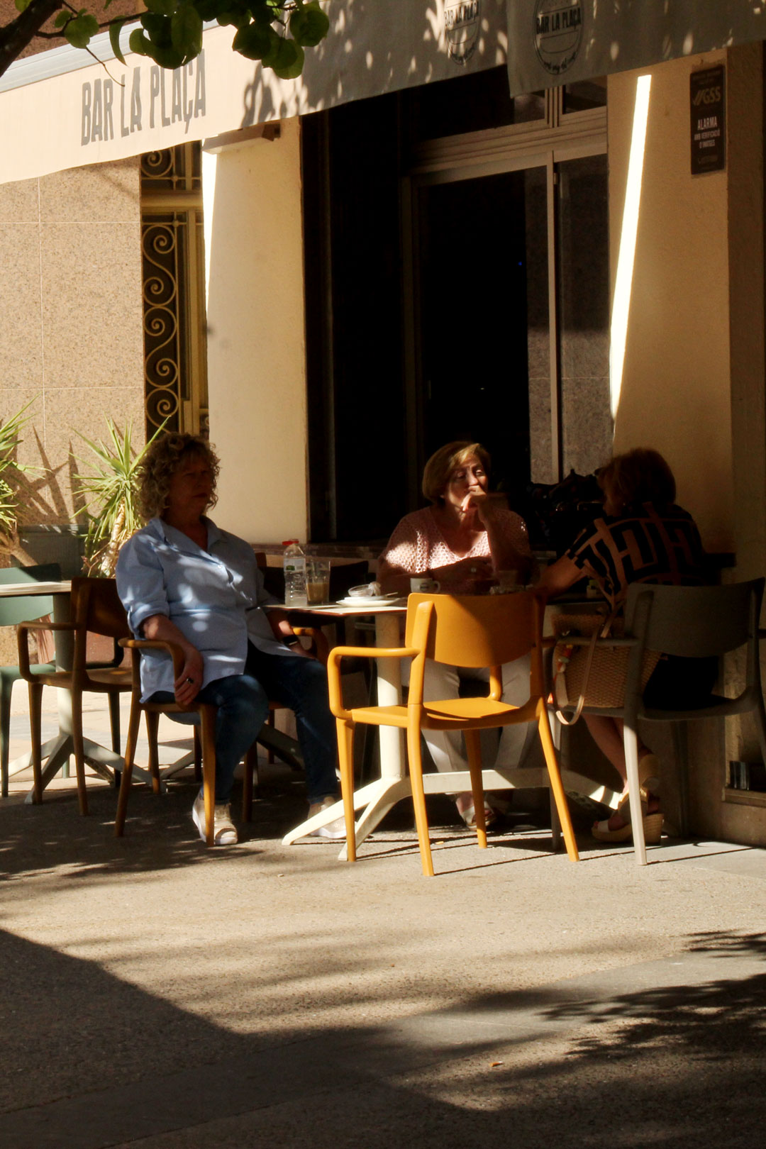 Terrassa Bar La Plaça