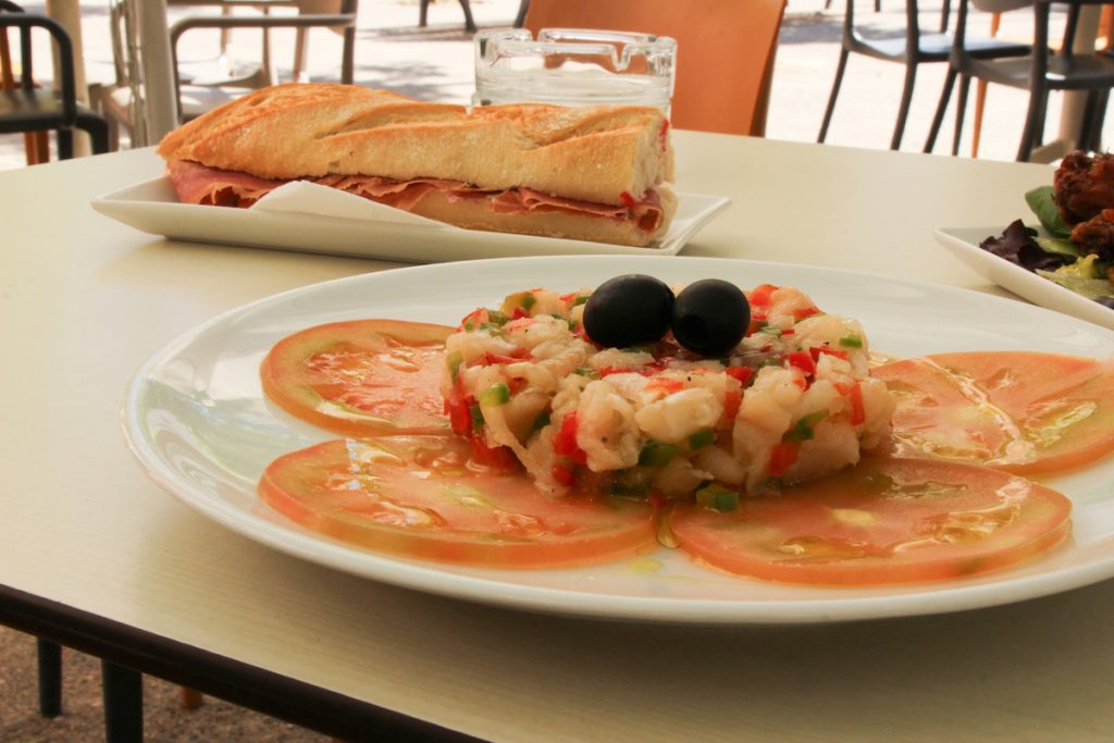 Descobreix 5 plats mediterranis d'estiu perfectes per gaudir dels dies de calor amb ingredients, sabors i receptes que sempre venen de gust.