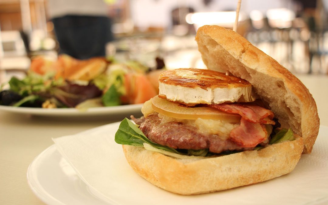 Hamburgueses de bar: el pla informal que sempre funciona