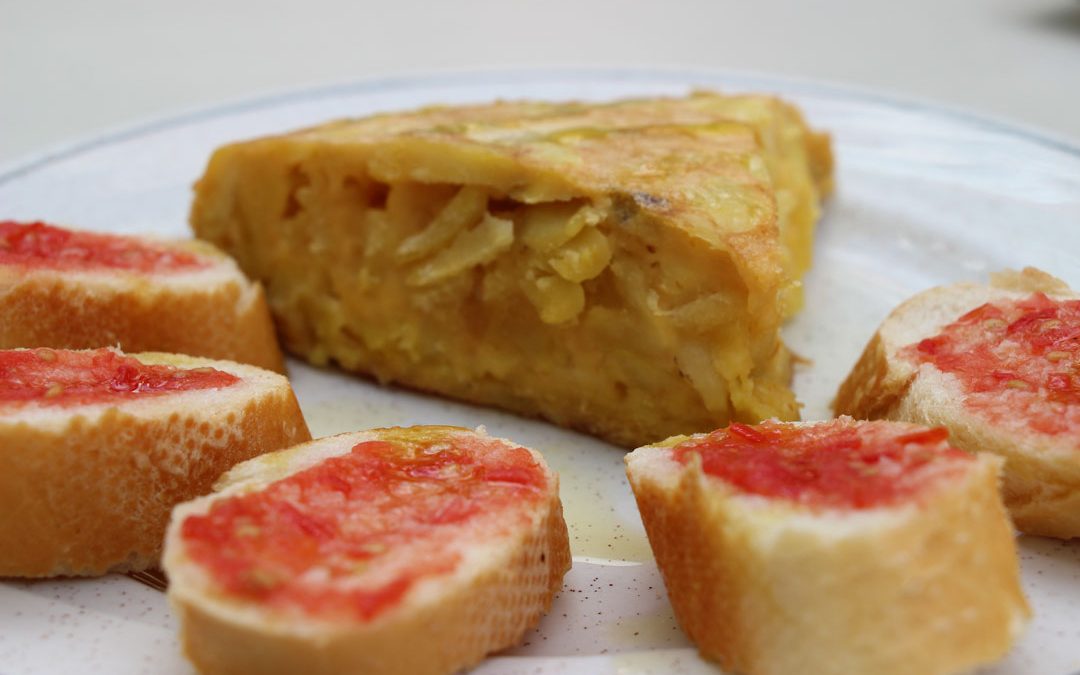Where to eat tapas in Mont-roig: homemade flavor at Bar La Plaça